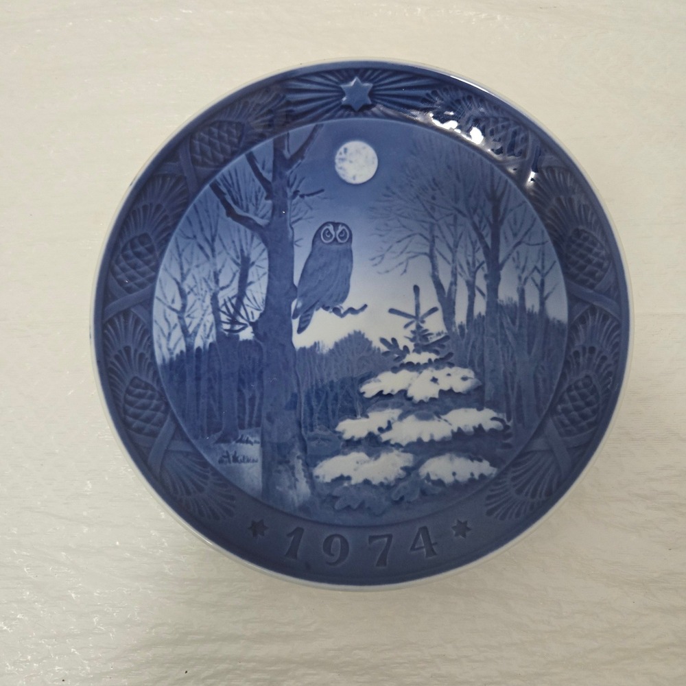 Royal Copenhagen 1974 Christmas Plate Winter Twilight Owl Blue White Porcelain